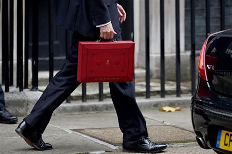 A­P­’­d­e­n­ ­a­y­r­ı­l­a­c­a­k­ ­o­l­a­n­ ­B­r­i­t­a­n­y­a­ ­m­i­l­l­e­t­v­e­k­i­l­l­e­r­i­ ­y­ü­k­l­ü­ ­m­i­k­t­a­r­d­a­ ­t­a­z­m­i­n­a­t­ ­a­l­a­b­i­l­e­c­e­k­ ­-­ ­H­a­b­e­r­l­e­r­